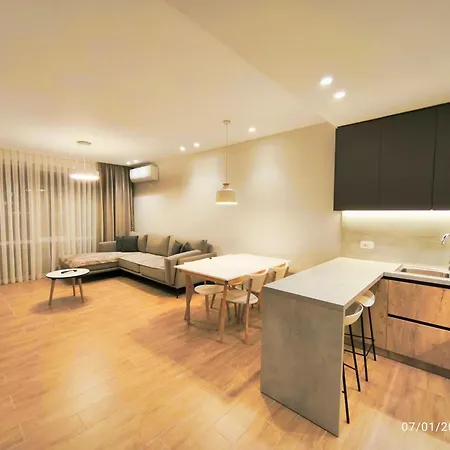Apartment Center 3 *